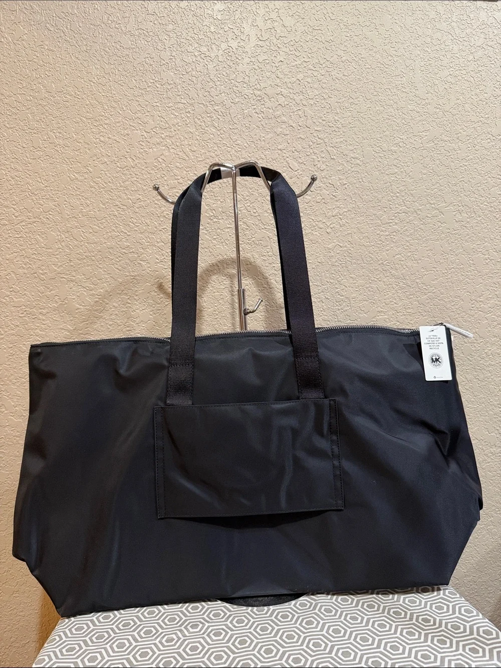 MICHAEL Michael Kors Black Nylon TANNER LG REV PCKBLE tote Front Zip Pouch